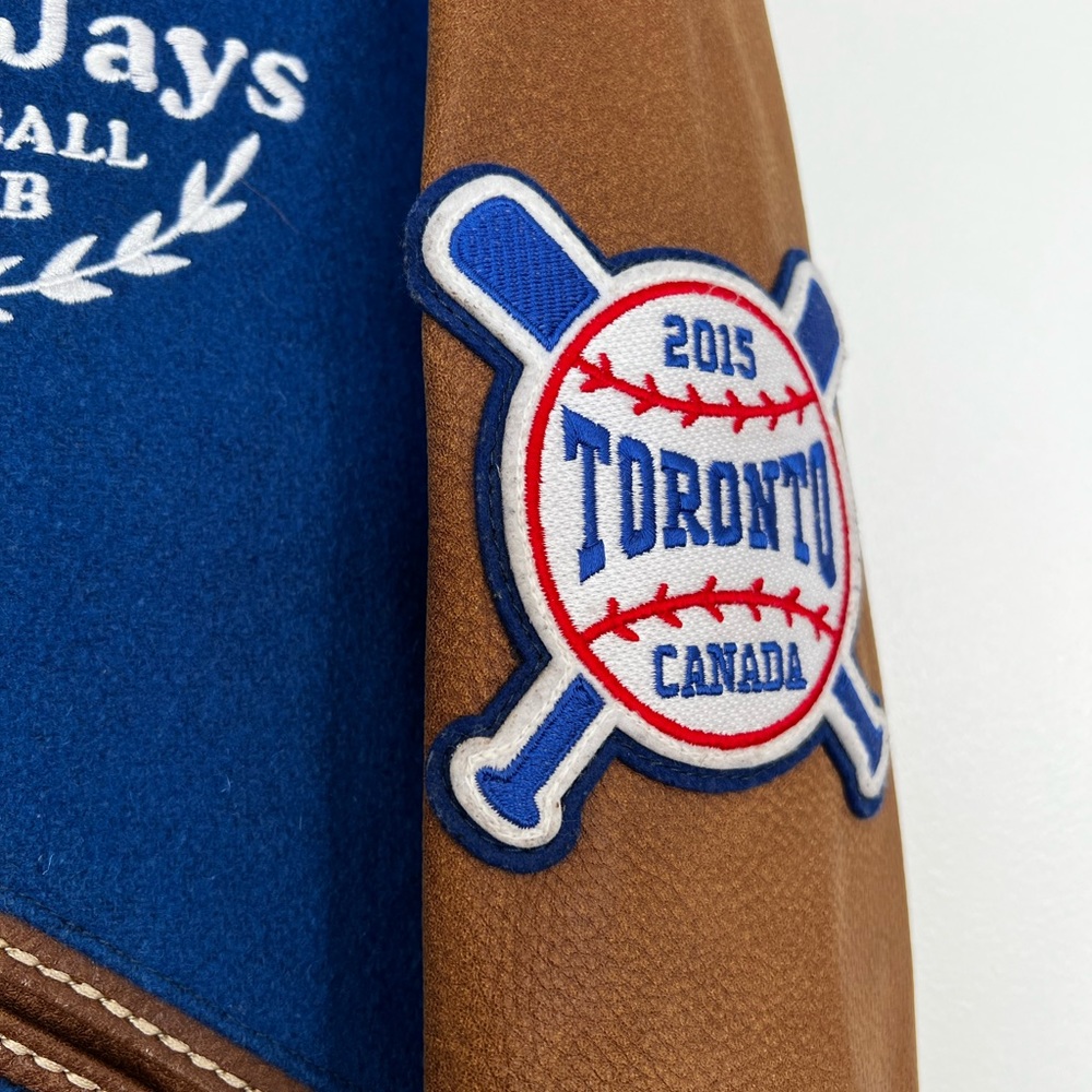 Roots Toronto Blue Jays Varsity - Picture 4 of 6